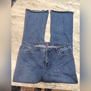 Gloria Vanderbilt Amanda Slimming Mid-Rise Bootcut Jeans Women’s 16 Medium Wash